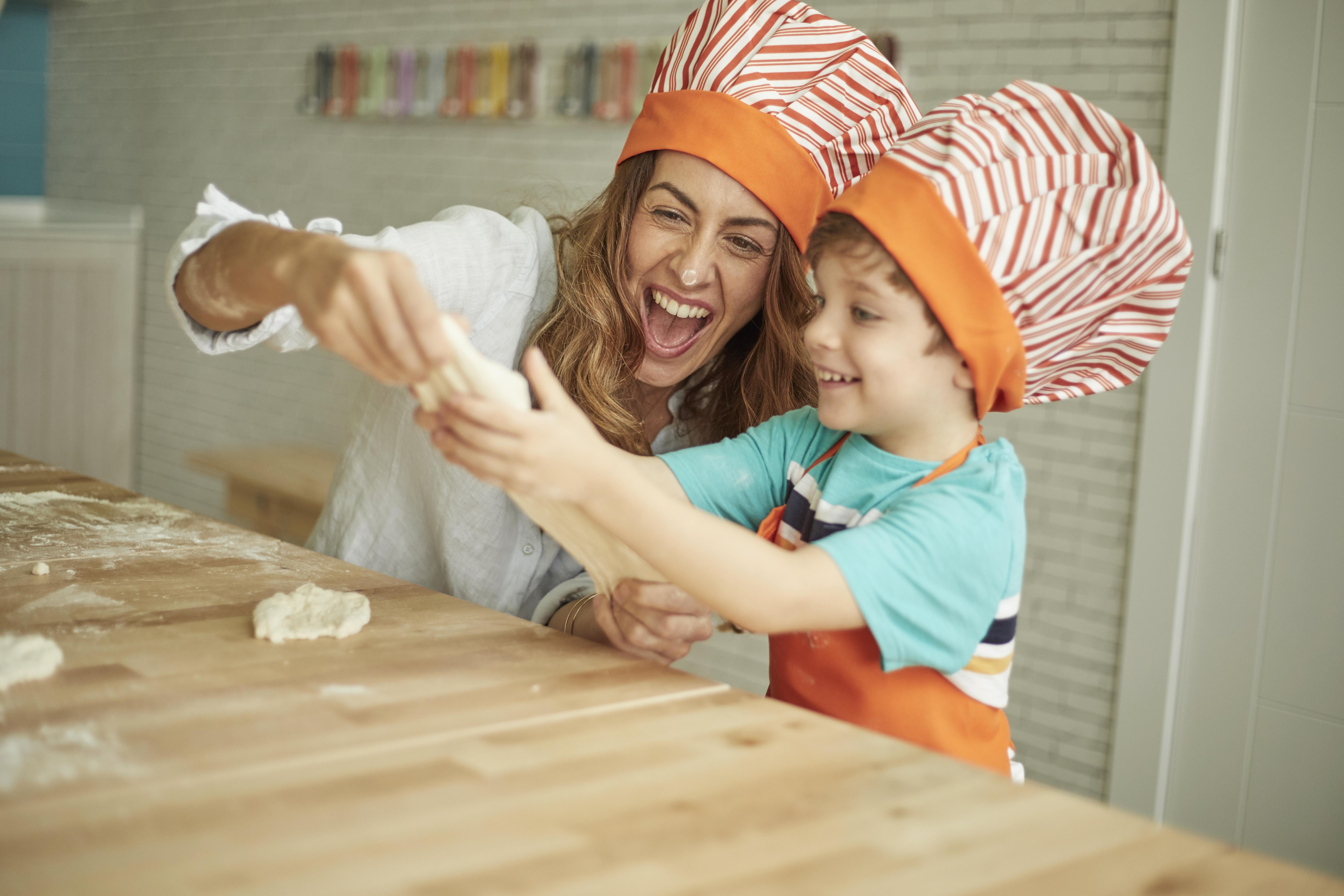 Bahia Principe Fantasia Tenerife San Miguel de Abona Exterior photo Mother and child baking